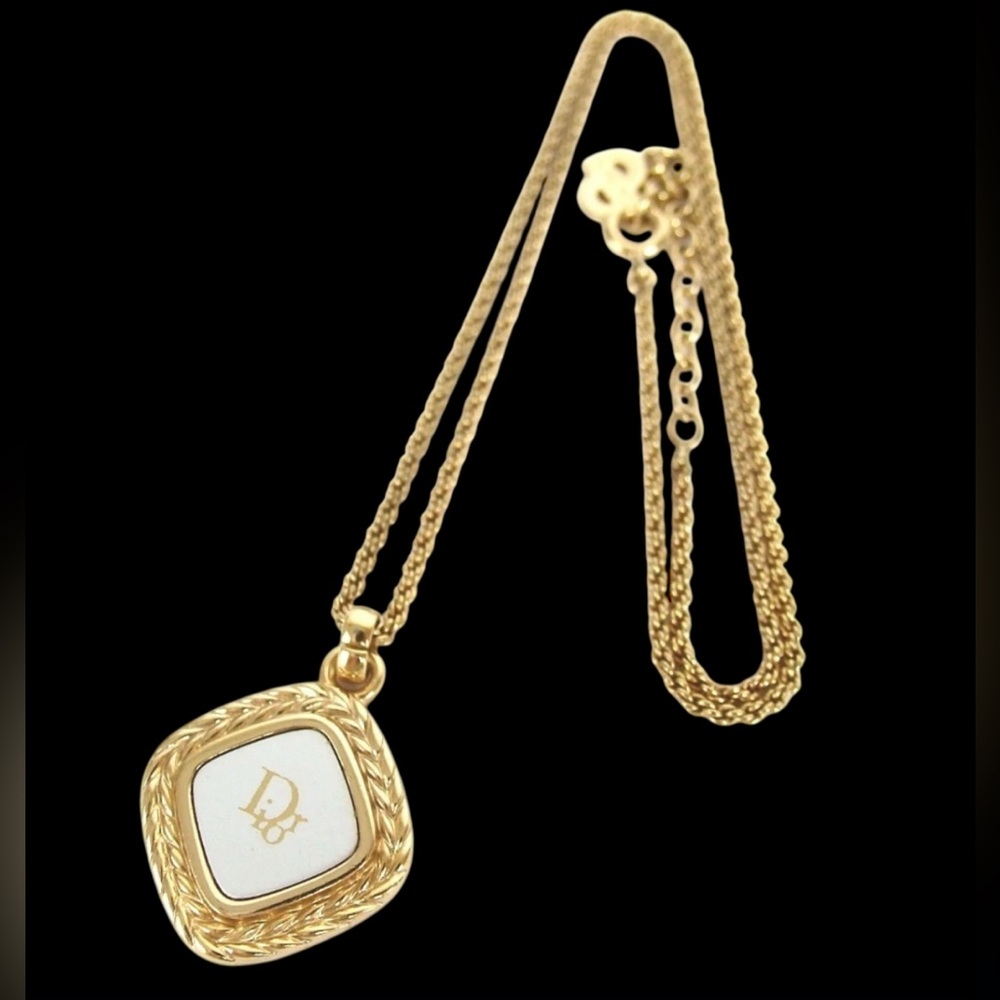 DIOR Signature Logo Necklace- Germany π - Picture 7 of 11
